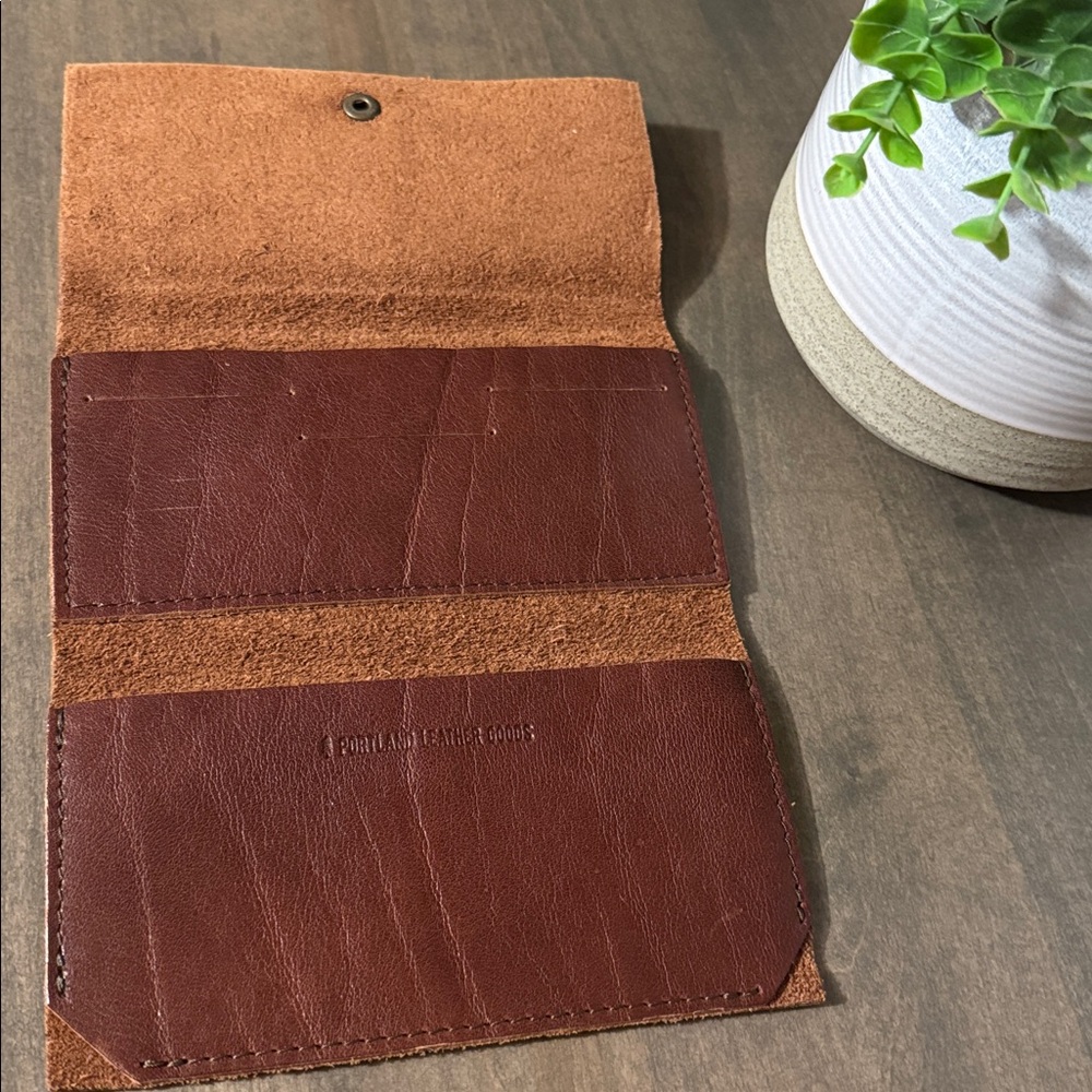 Beautiful Portland Leather Rancher Wallet - Acorn - Picture 4 of 4